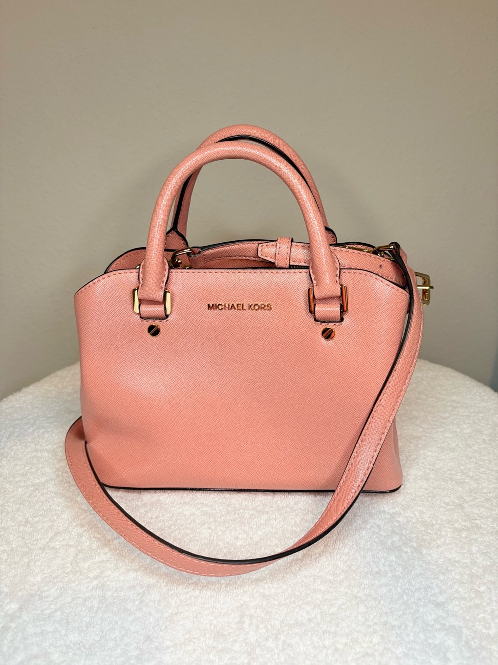 MICHAEL KORS Savannah Small Leather Satchel Crossbody/handheld purse in Peach